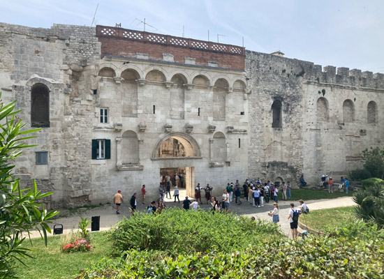 La porte d’Or Palais de Dioclétien